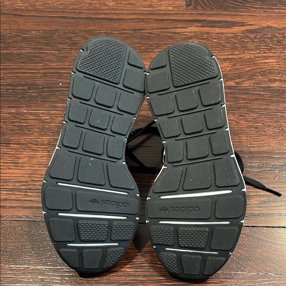 adidas Black and Tan leopard print - Picture 3 of 4